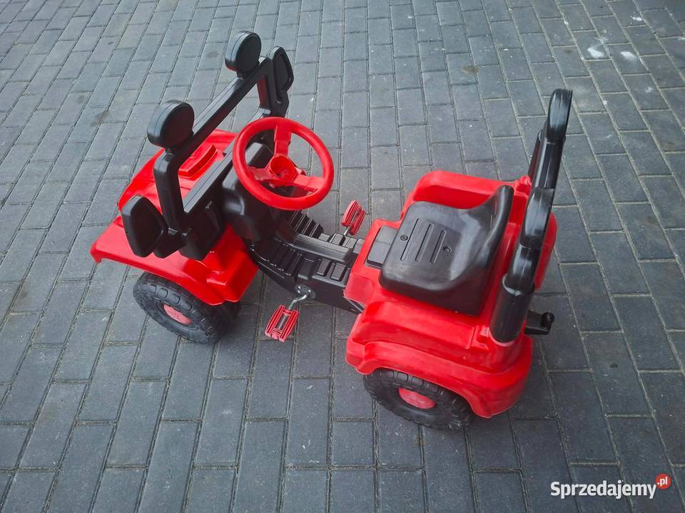 Czerwony jeep auto na pedały