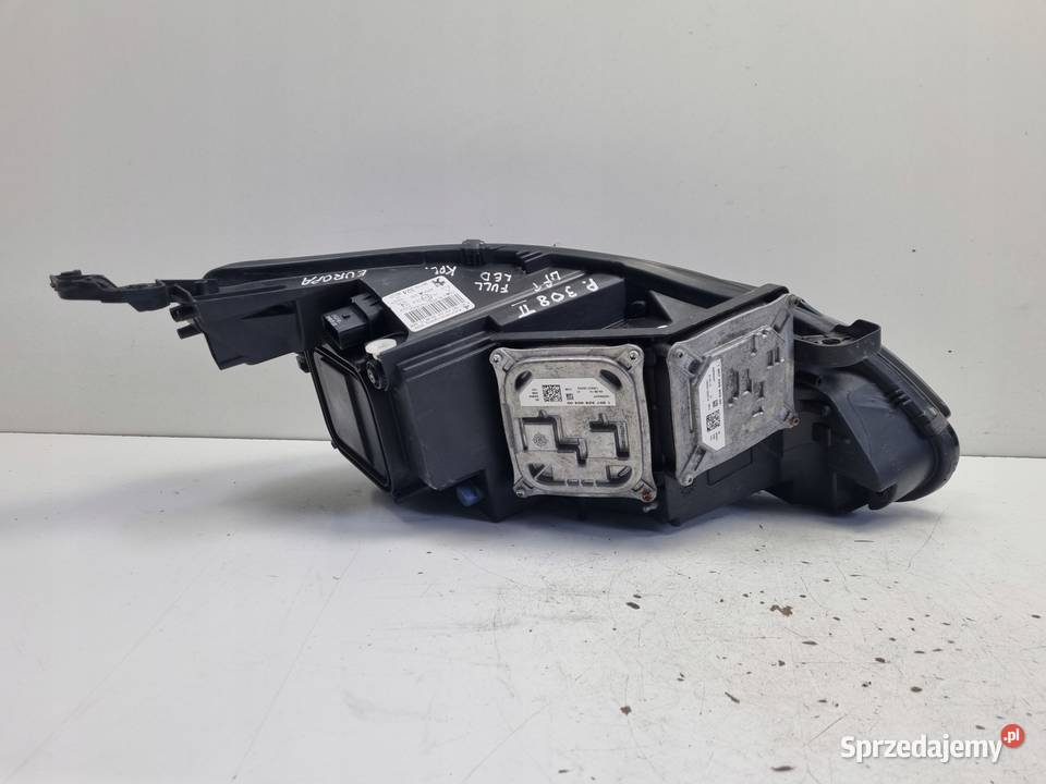 LAMPA LEWA Peugeot 308 T9 II LIFT PRZEDNIA lewy