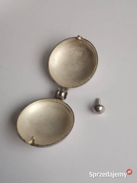 Piękna srebrna zawieszka sekretnik stare srebro Wrocław