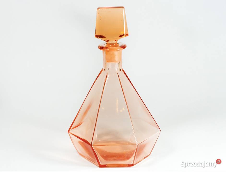 karafka z lat 30 XX wieku wyprodukowaną w Dom i Ogród Warszawa