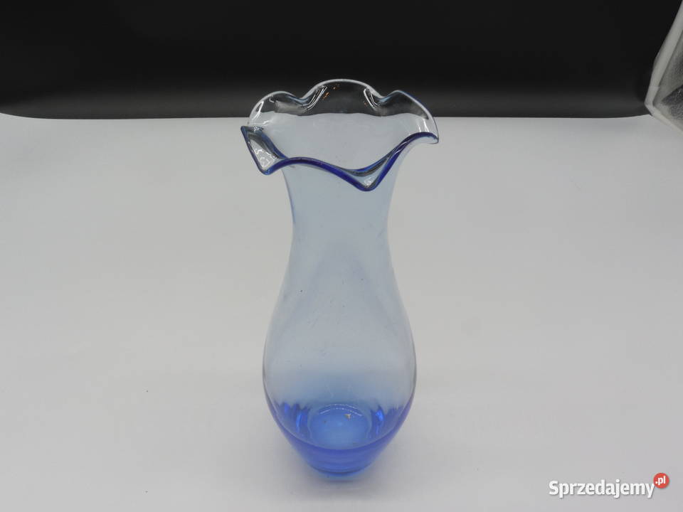 Ręcznie formowany niebieski szklany wazon wielkopolskie Raszków