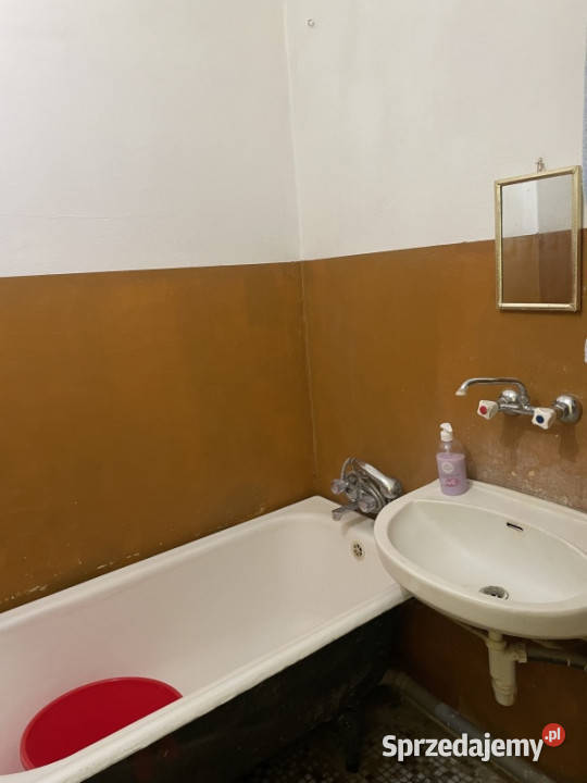 Mieszkanie z potencjałem na Oleskiej we 3 piętra i więcej Mieszkania Wrocław