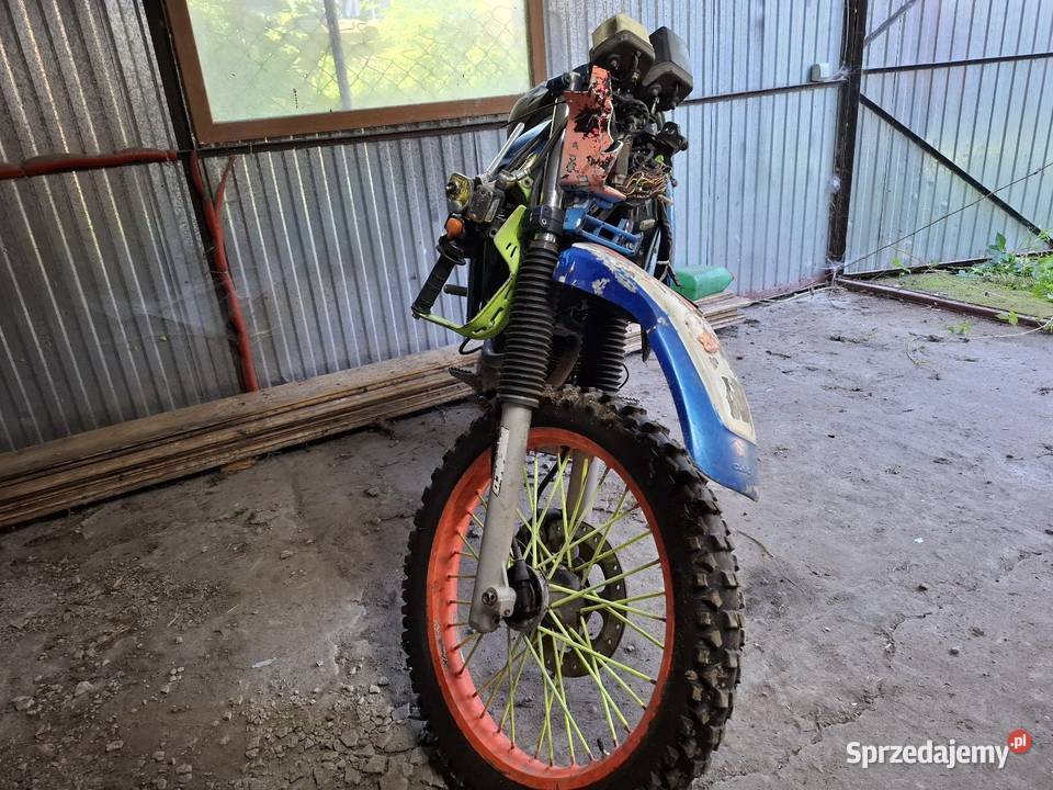 Sprzedam uszkodzoną Cagive w16 350cc łańcuch Czarnogłów