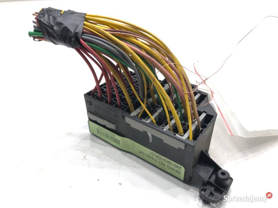 SKRZYNKA BEZPIECZNIKÓW DACIA DUSTER 240180310R osobowe