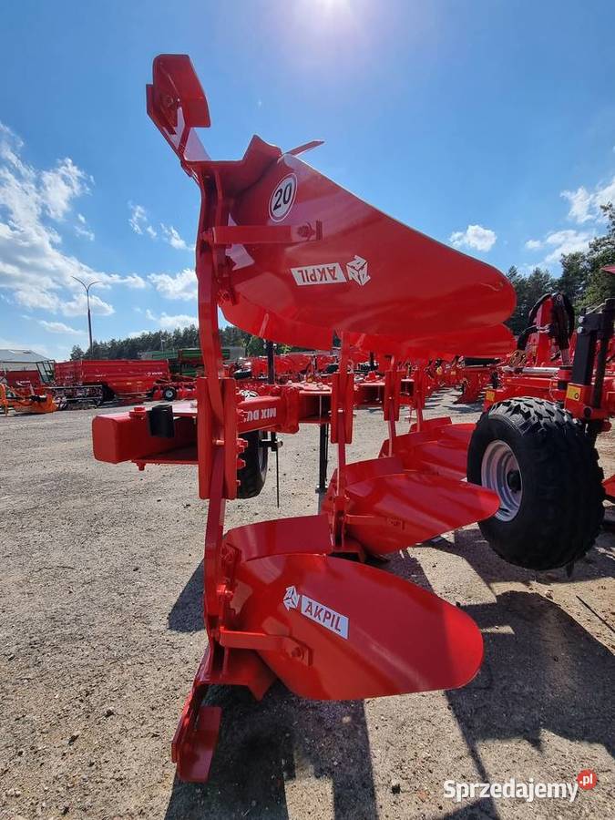 Pług obrotowy Akpil 802 21 3 31 obracalny nieuszkodzony Pługi sprzedam