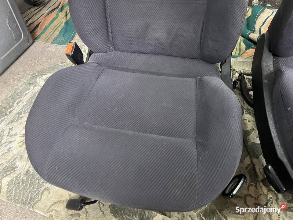 Fotele przód Audi 80 Andrychów