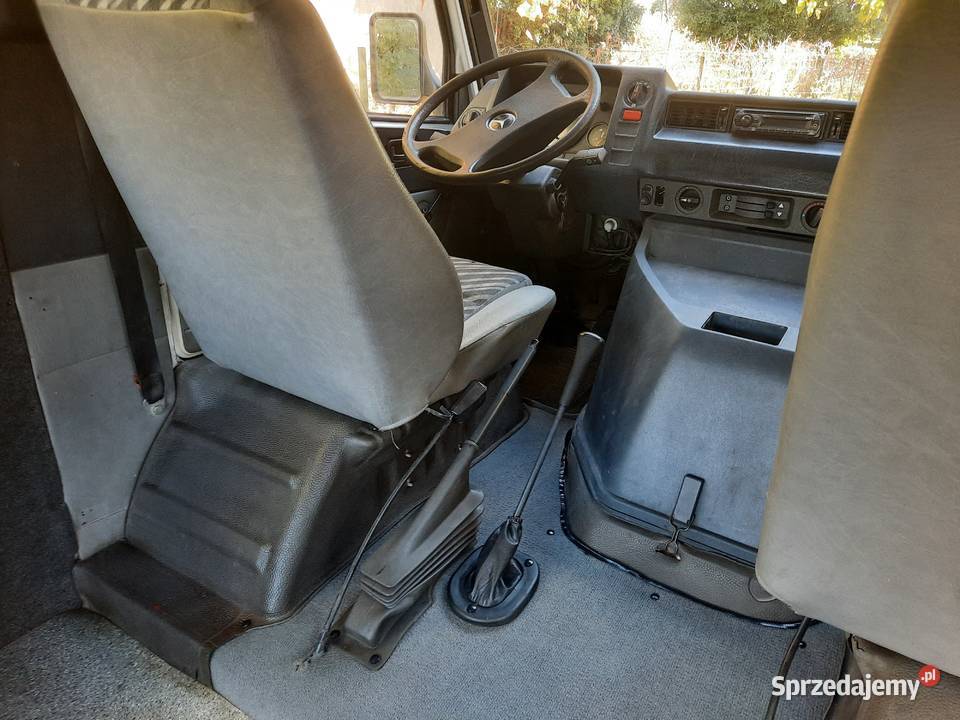Mercedes MB 100 pszeszklony w trakcie renowacji Piasek sprzedam