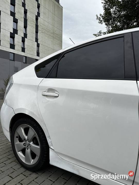 Prius 3 z LPG zadbany 4/5 Rzeszów sprzedam