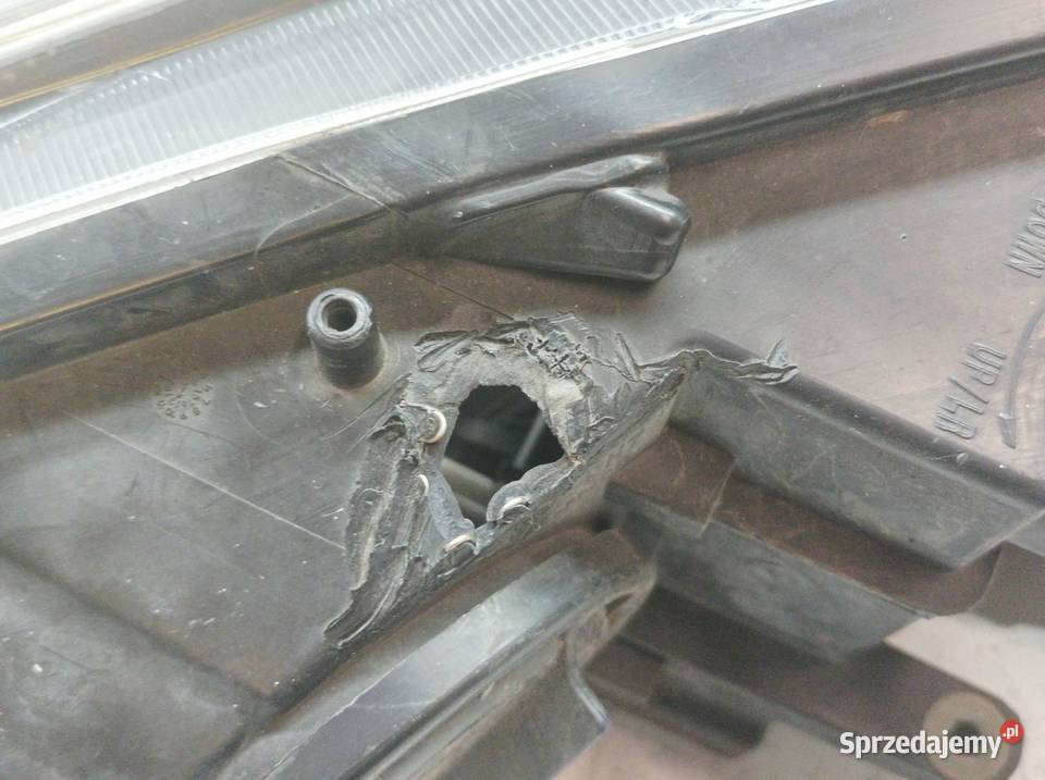 LAMPA PRZÓD PRAWA EU USZKODZONA 1EG010011621 świętokrzyskie