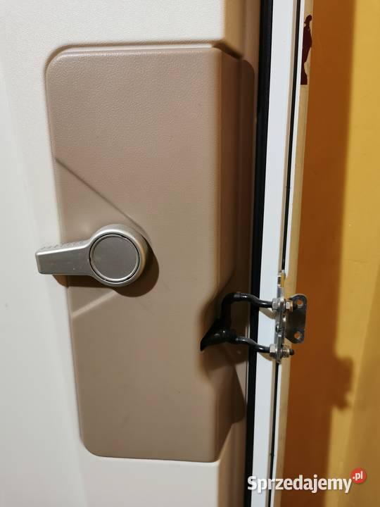 Wysokie drzwi wejściowe do kampera z ramą Siemianowice Śląskie