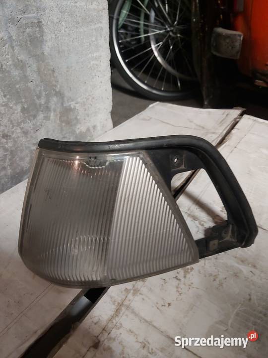 Lampa przednia kierunkowskaz TOYOTA CAROLLA lewa Toruń