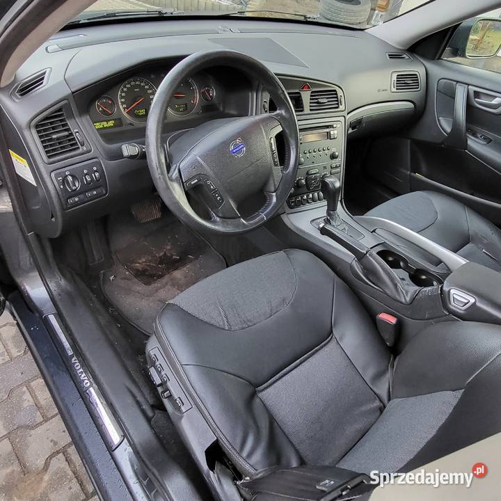 Volvo XC 70 24D AWD Momentum bezwypadkowy bez Rok produkcji 2005