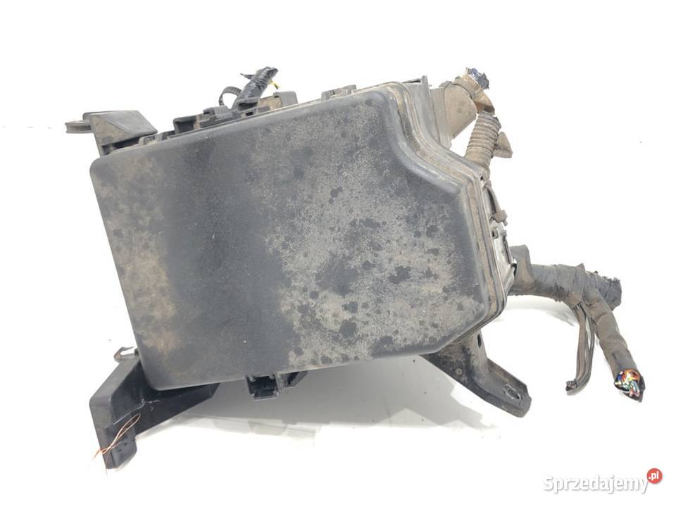 SKRZYNKA BEZPIECZNIKÓW SUZUKI SX4 Hatchback 16