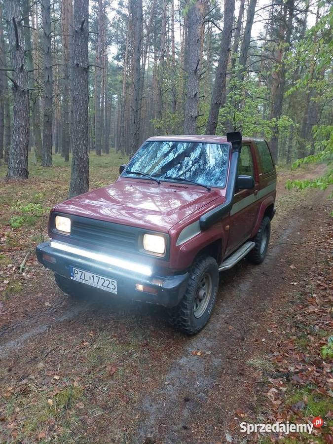DAIHATSU FEROZA kabrio 16 z gazem i hakiem Feroza Piła