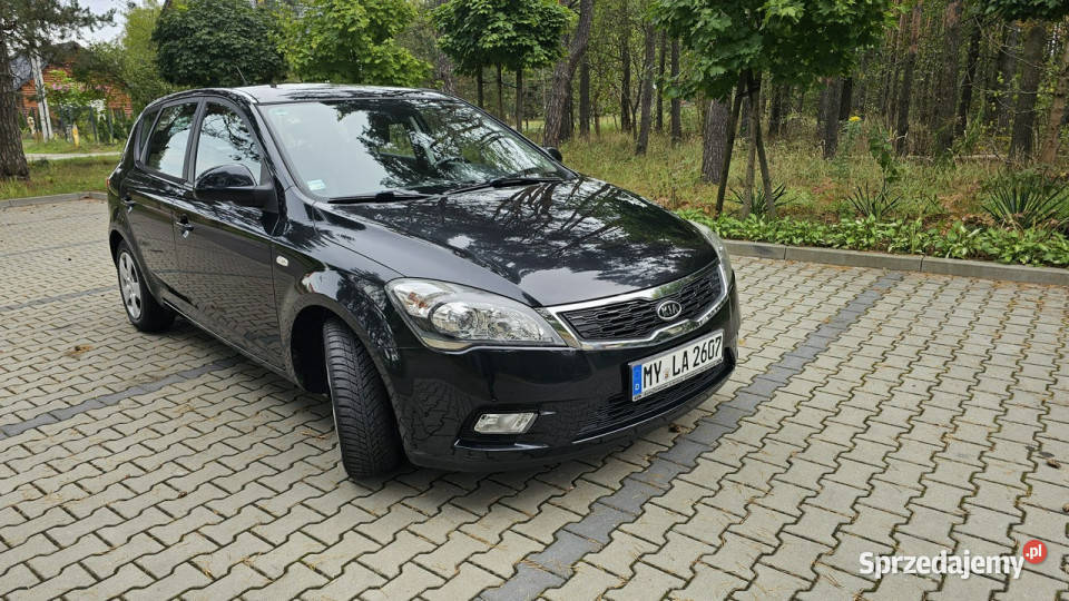 Kia Ceed 2009 r 14 109 LIFT Klimatronik Fotele ASR (kontrola trakcji) Chechło