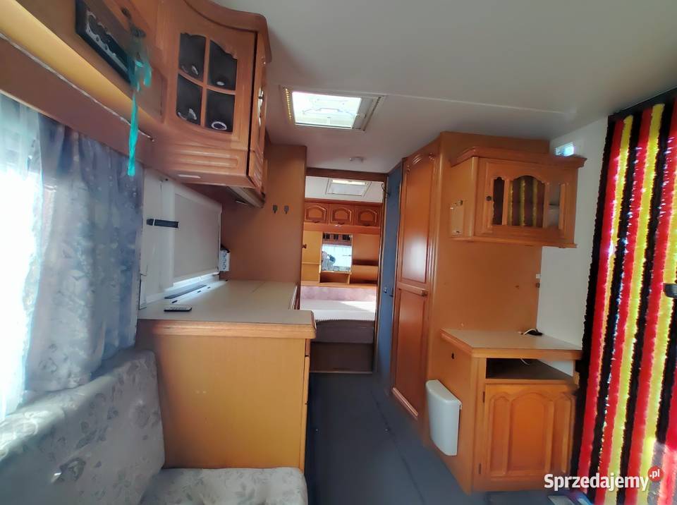 PRZYCZEPA KEMPINGOWA HOBBY PRESTIGE Szamocin