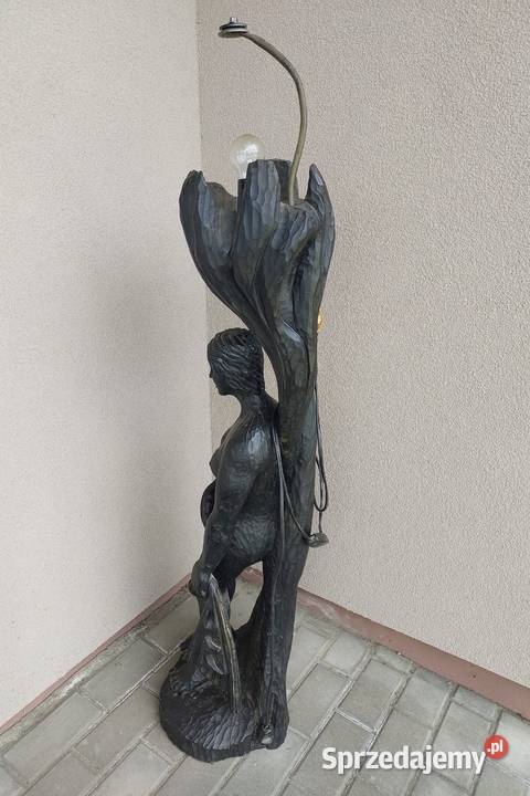 Nietuzinkowa klimatyczna lampa podłogowa Tczew