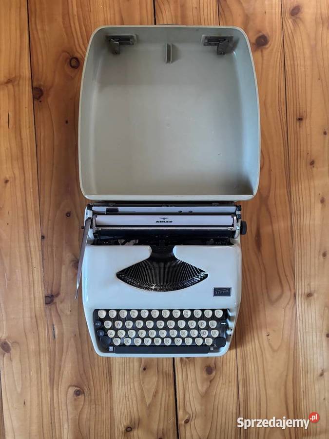Syndyk sprzeda maszynę do pisania Adler Tippa wielkopolskie Poznań