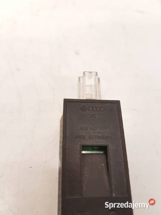LAMPKA OŚWIETLENIE KABINY AUDI LED 4E0947415 osobowe Oświetlenie kabiny śląskie Przystajń