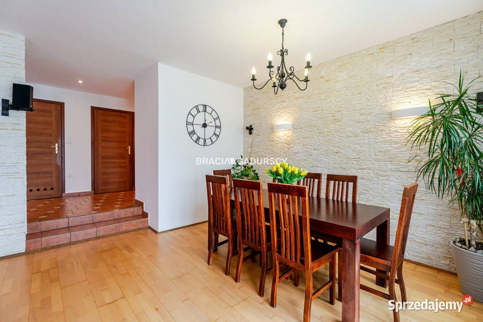 Dom wolnostojący Marcyporęba 191m2 mieszkalny