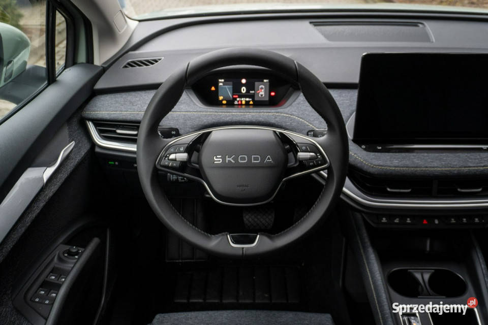 koda ELROQ 60 63kWh 204 Nowa elektryczna Skoda lakier metallic łódzkie