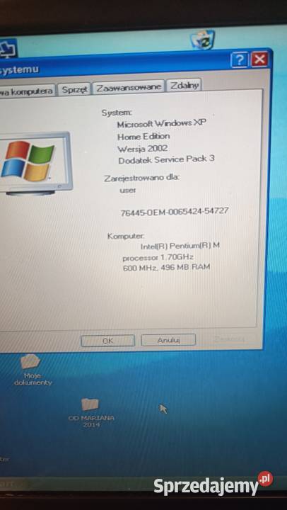 Komputer retro stacjonarny i starszy laptop