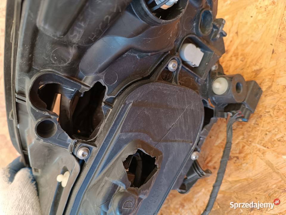 LAMPA PRAWY PRZÓD EU VOLVO V60 S60 XENON osobowe Nowy Tomyśl