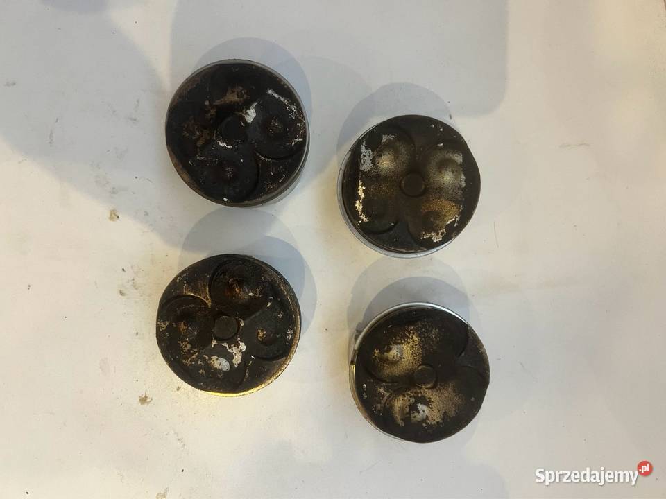 Tłoki komplet Honda CB 600 Hornet