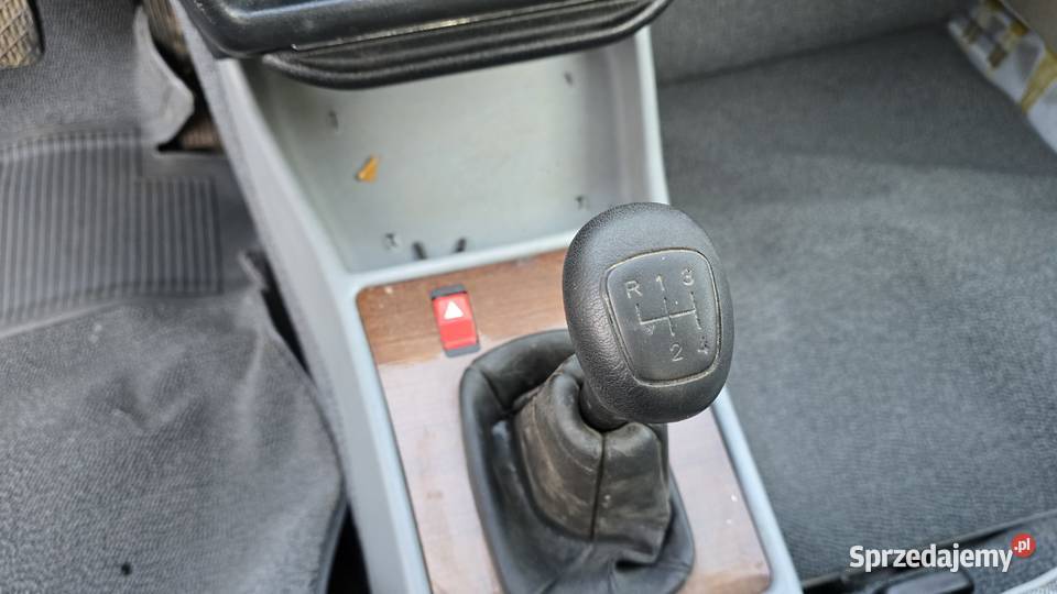 Mercedes 190 20i przebieg 91 1977cm3 Nowy Świętów