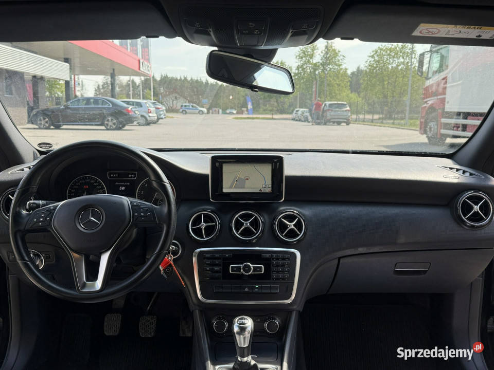 Mercedes A 180 16i 122 światła przeciwmgielne Węgrów