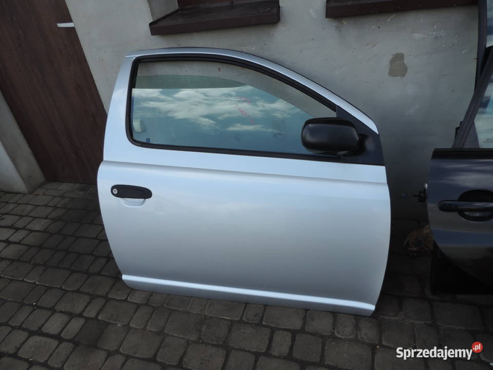 TOYOTA YARIS I HB 3D KOLOR 199 DRZWI PRAWY PRZÓD osobowe Nowy Sącz