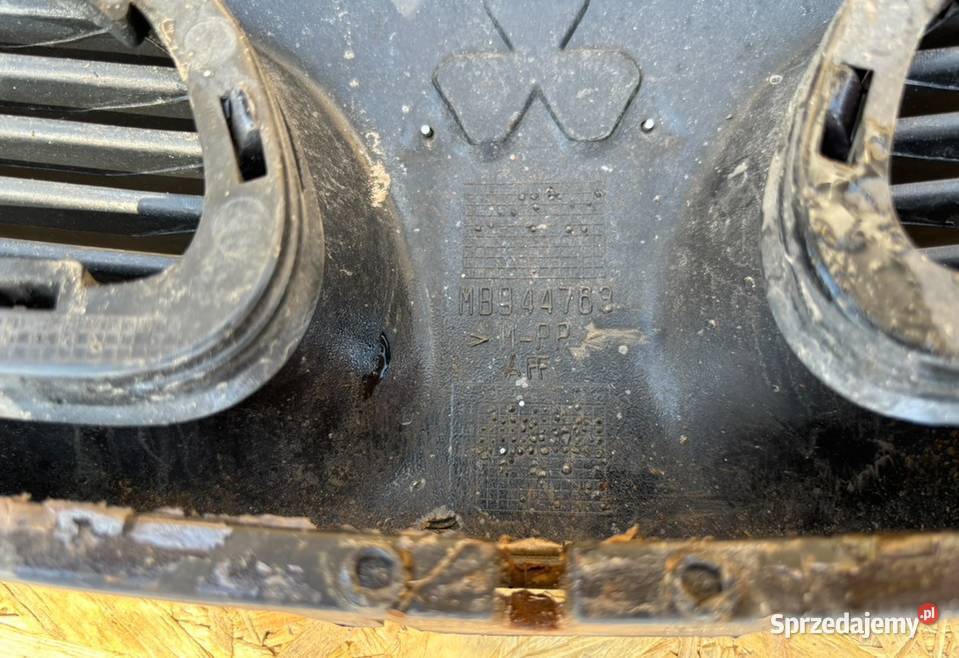ATRAPA CHŁODNICY PRZOD GRILL ZNACZEK MITSUBISHI Atrapy Międzychód