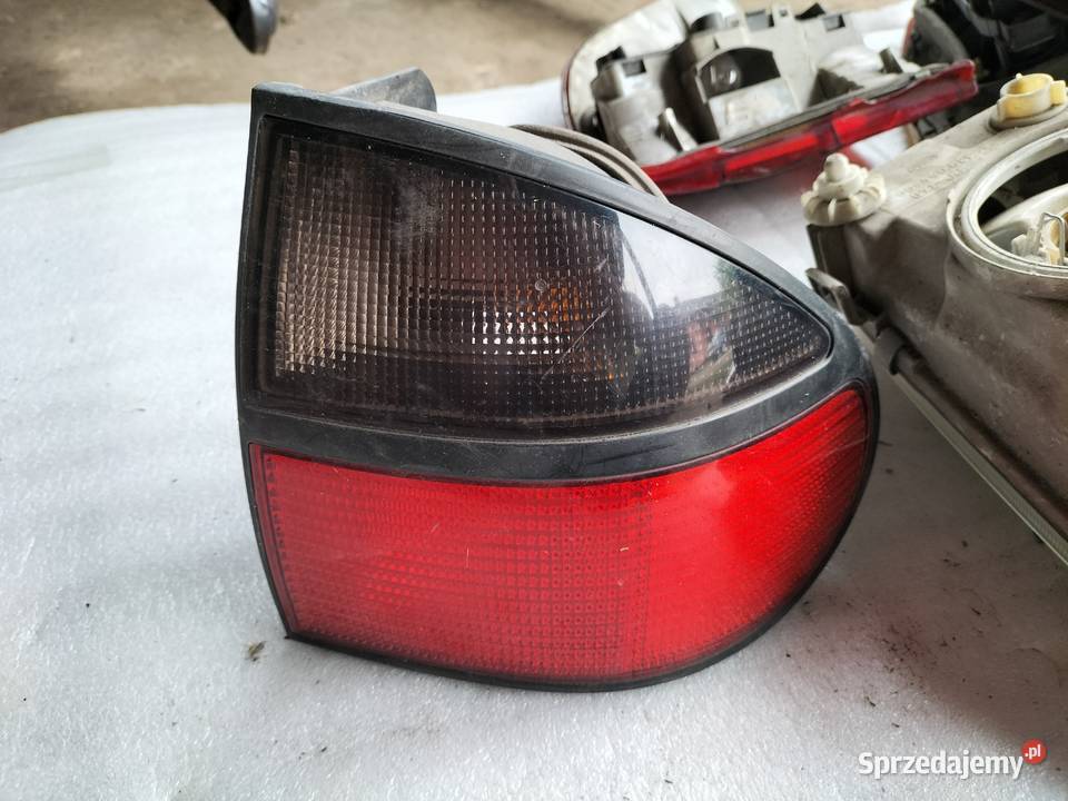 LAMPA TYŁ TYLNA PRAWA RENAULT LAGUNA Oświetlenie Kamień-Kolonia