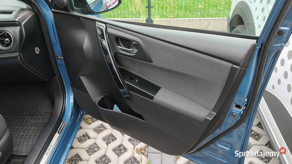 Toyota Auris 2 mega zadbana prywatnie światła do jazdy dziennej Zduńska Wola