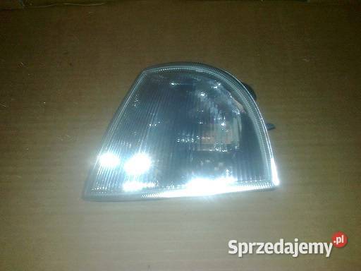 KIERUNKOWSKAZ MIGACZ LEWY PRZÓD HELLA SKODA osobowe