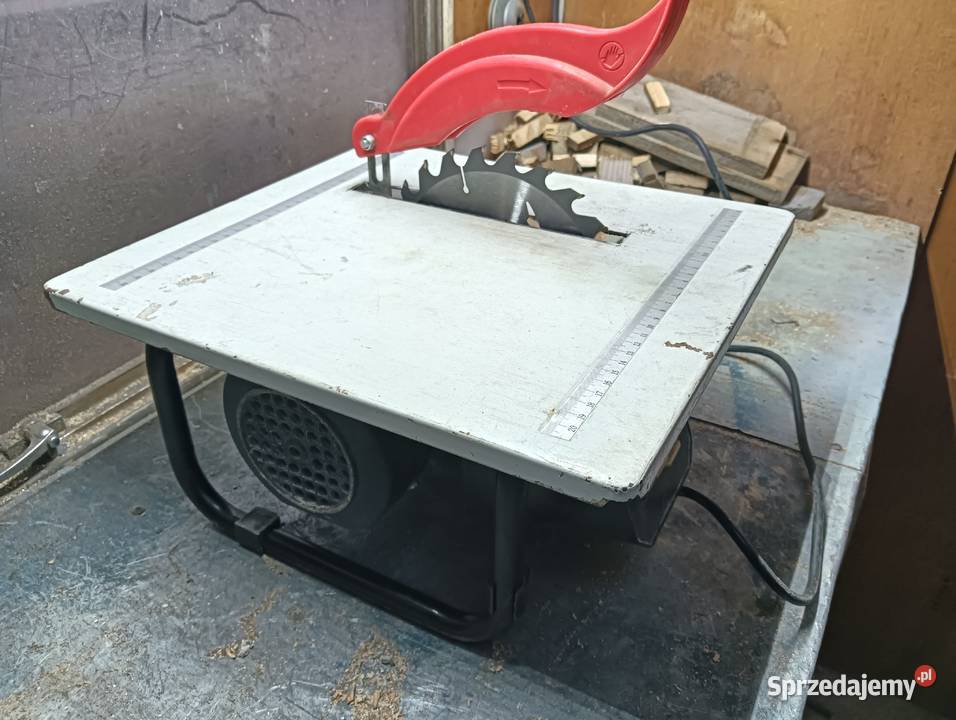 Piła pilarka do drewna 600W 230V drzewa stołowa krajzega