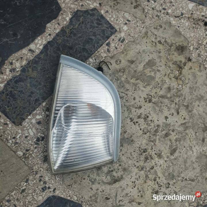 Kierunkowskaz prawy przedni przód hella Volvo osobowe Kierunkowskazy Kraków sprzedam