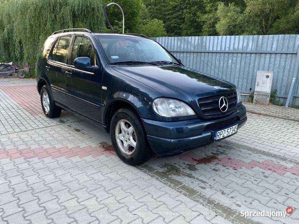 Mercedes ML W163 27 CDI 4x4 Rok produkcji 2001 Lutcza
