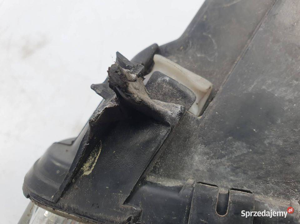 LAMPA PRAWA PRZÓD AUDI A4 B5 8D0941004A Lipno