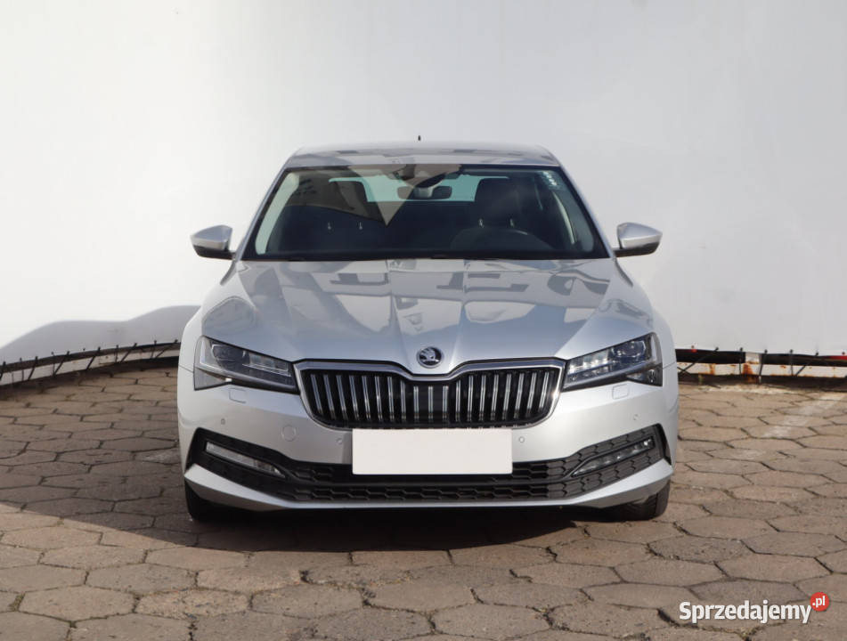 Skoda Superb 15 TSI światła przeciwmgielne Superb Łódź