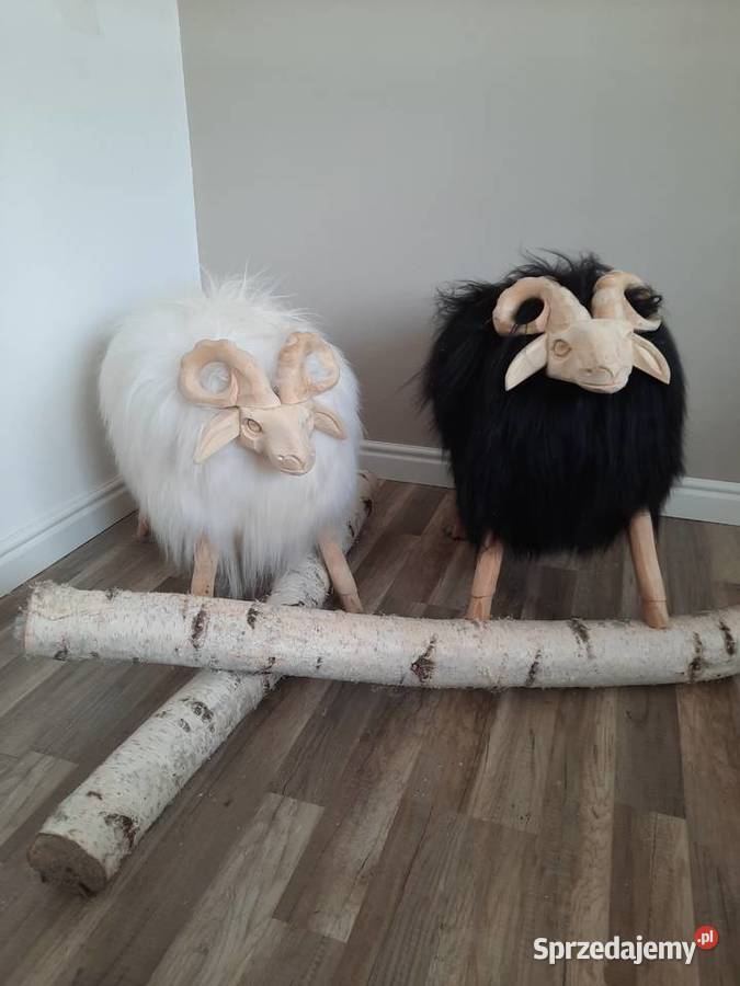 Baran Dekoracyjny Obity Naturalną Skórą Owczą
