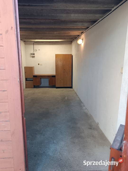 Wynajmę garaż murowany 18 m2 prąd w Wolsztyn