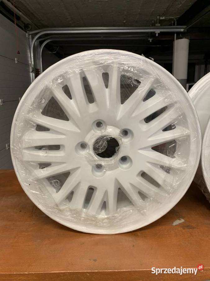 Nowe felgi aluminiowe do Volvo Łuków