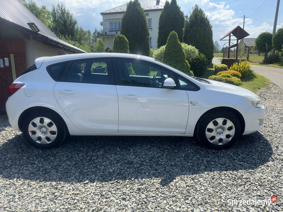 Opel Astra J 14 100 2010 Benzyna Bezwypadkowy Jasło