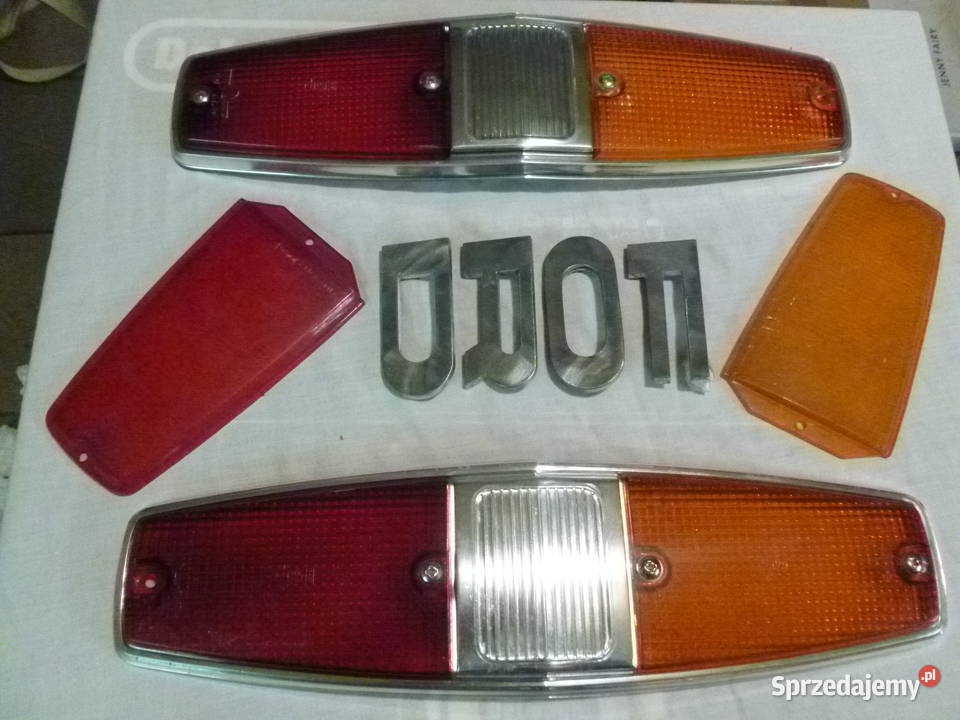 Klosz lampy tylnej z chromowaną ramką Ford Mława