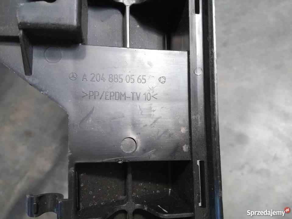 MERCEDES W204 ślizg zderzaka tył uchwyt Pilzno sprzedam