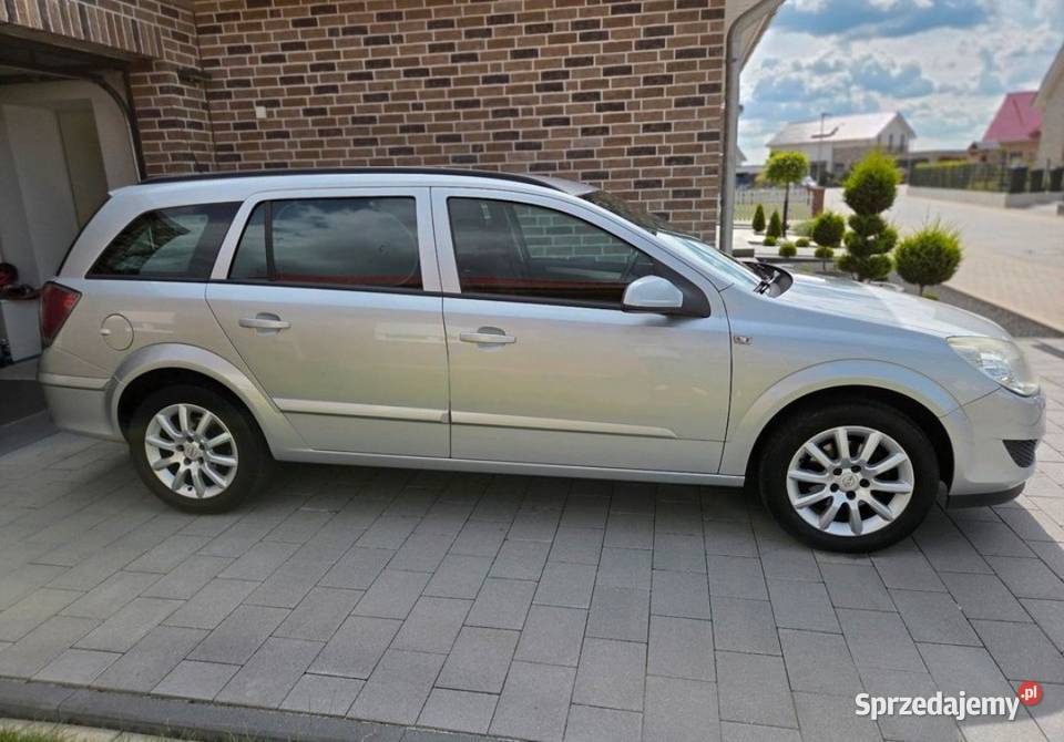 Sprzedam Astre H kombi 2009r 18 140 sprowadzony Gomunice