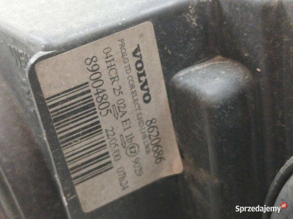 LAMPA PRZÓD LEWA 8620686 89004805 Volvo V70 II