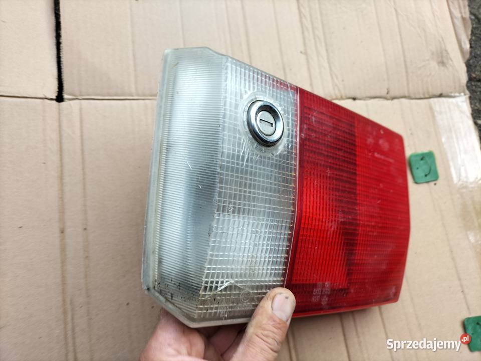 AUDI 80 B3 B4 HELLA KOMBI LAMPA TYŁ TYLNA PRAWA osobowe lubelskie Kamień-Kolonia sprzedam