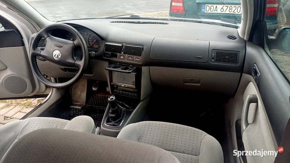 GOLF4 16 BENZYNA 5DRZWI CLIMATR PARCTRONIC OC i benzyna dolnośląskie
